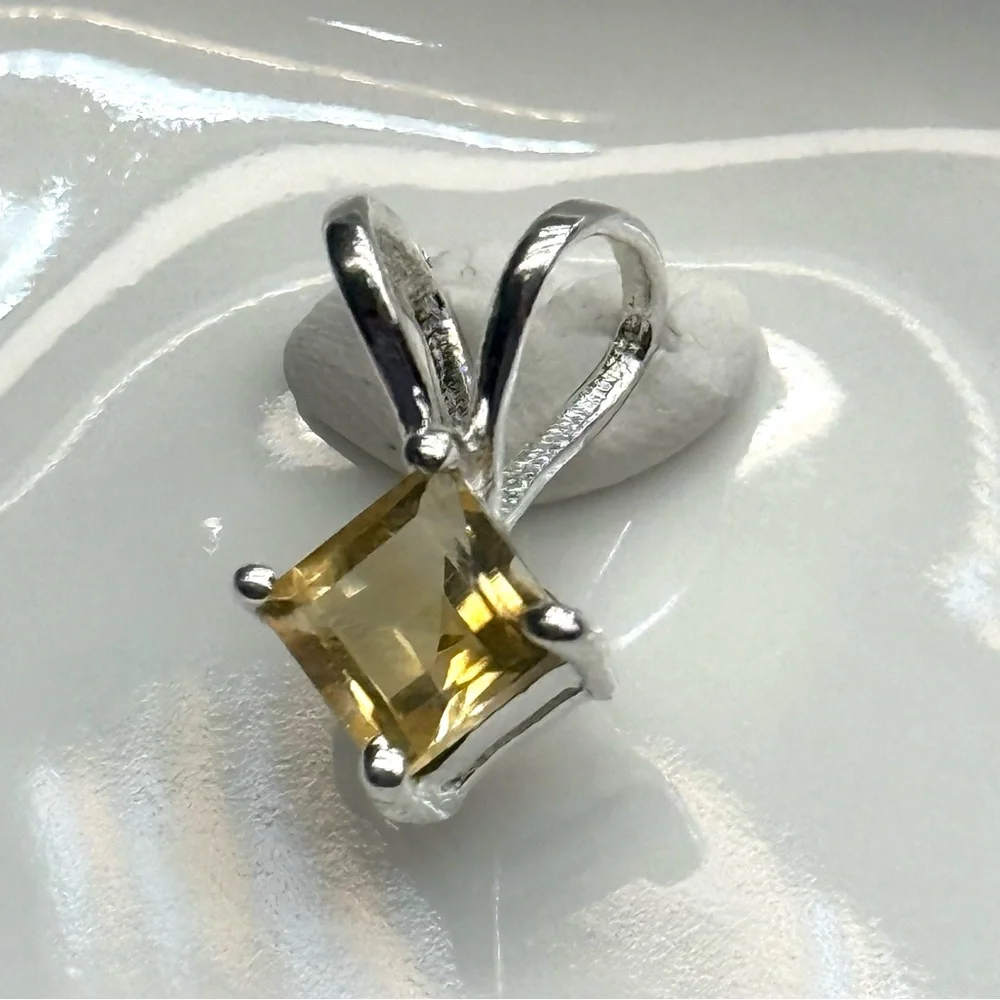 NC4 Genuine 1CT Princess Cut CITRINE Pendant Solid Sterling Silver S925 - Picture 4 of 8